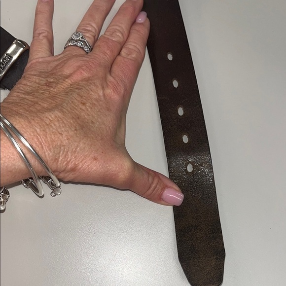 Levi’s dark brown Leather Belt preowned size 32/ silver tone buckle - Picture 9 of 9